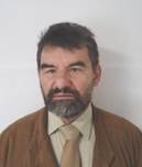 O imagine care conține Chip de om, om, persoană, îmbrăcăminte

Conținutul generat de 
inteligența artificială poate fi incorect.